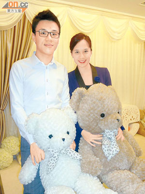 鄧耀昇搞地產同婚宴公司兩邊忙，幸得女友Vicky幫手打理婚宴業務。（潘翠華攝）