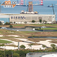 政府構思在機場島的航天城高爾夫球場興建娛樂購物城。