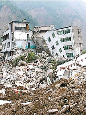 四川汶川地震中有大量房屋倒塌。（資料圖片）