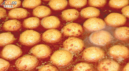 香港咖喱魚蛋成為全球最出名的街頭美食。