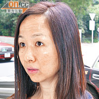 市民埋怨：黃小姐<br>「唔知道政府網頁有宣傳可以入去梅夫人婦女會主樓參觀，係自己上網睇梅夫人婦女會嘅網頁登記，政府應該做多啲宣傳。」