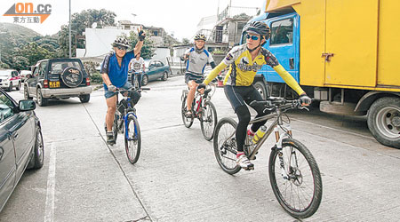 馬草壟開放首日吸引不少單車發燒友前往。（潘思維攝）