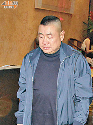 劉鑾雄昨日拒回應會否今日到澳門出庭應訊。