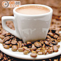 巿民應戒除含咖啡因的食物，預防鈣質流失。