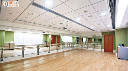 審計署關注民航處新總部有專業舞蹈室的設施。