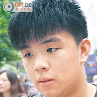 劉先生（學生）<br>「香港先天條件比新加坡好，但香港爭拗太多，以致發展停滯不前，大大削弱香港的競爭能力。」