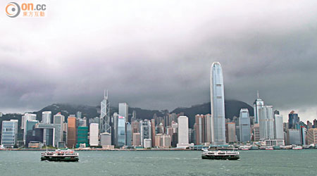 香港競爭力在全球排名第七，足足落後新加坡五位。