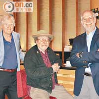 （左起）邁克爾．楊、傑弗理．霍爾及邁克爾．羅斯巴殊，研究果蠅作息機制，榮獲本年度「邵逸夫獎」。
