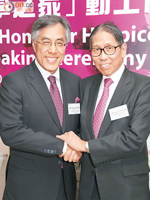 梁智鴻（右）同王紹強致力改善香港嘅善終服務。（徐家浩攝）