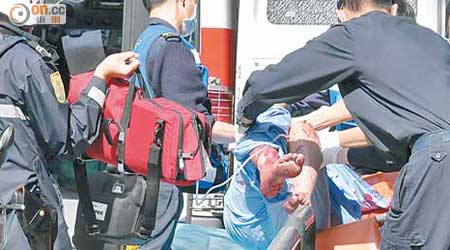 身中多刀重傷婦人送院搶救。
