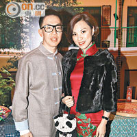 留學外國嘅童裝品牌老闆湯日昇（左）與太太張燕玲（右），同樣熱愛中國文化。