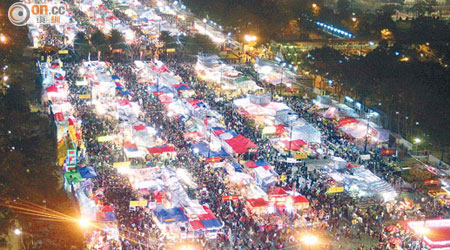 尚有不足一個月便農曆新年，不少市民會到年宵市場購物。