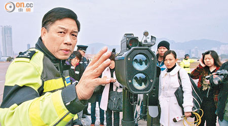 林建岳曾挑戰警方雷射槍的準確性。（資料圖片）