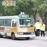 車禍現場只有部分路段增設鐵欄。（曾志恒攝）