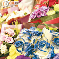 有花店特意在玫瑰花瓣塗上金色閃粉，令花束更顯高貴。