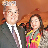 教育統籌委員會主席鄭慕智（左）與大女慧恩（右）一齊出席電影慈善首映禮。