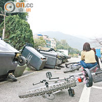 垃圾桶被打斜放於單車徑上，踏單車者稍有不慎即會「炒車」。（模擬圖片）