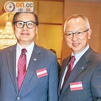 管專會周年晚會<br>香港工業總會前主席鍾志平（右）同中華煤氣常董陳永堅（左）喜相逢。