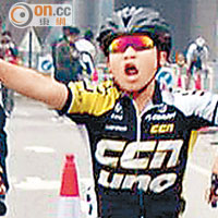 梁日孚曾參與不少單車公開比賽，戰績彪炳。