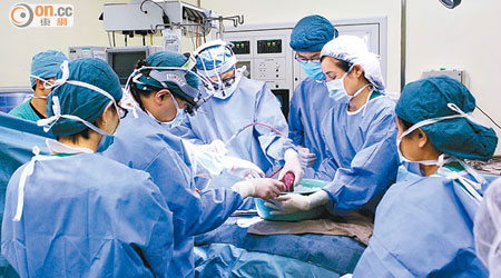 港大肝移植團隊計劃今年進行首宗「乙肝移植」手術。（資料圖片）