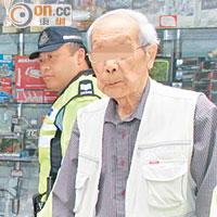 老司機被警員拘捕及在場助查。