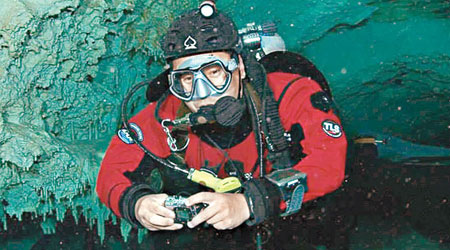 李孟宬生前熱愛潛水，○三年曾到墨西哥潛水拍照，並將照片上載至其社交網站。（互聯網圖片）