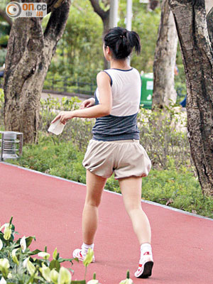 步行是最簡單易做的運動，對健康有不少益處。（資料圖片）