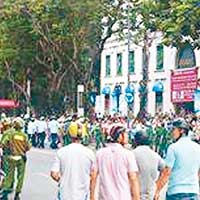越南局部地區昨仍有反華示威。（互聯網圖片）