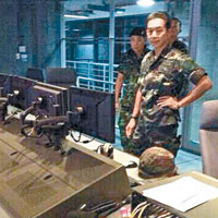 有士兵接管一間電視台的控制室。（互聯網圖片）