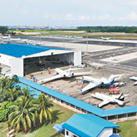 實里達機場為新加坡通用航空機場，共有五十八個泊位。（互聯網圖片）
