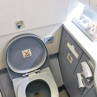 華航客機上的洗手間。（互聯網圖片）