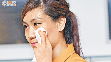 不少濕紙巾會刺激皮膚，更或傷害眼睛及角膜。（設計圖片）