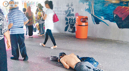 有疑操普通話的傷殘人士經常在荃灣區主要通道行乞。