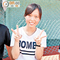 詩敏當日更獲教練指導網球技巧。
