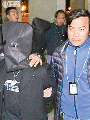 被告徐創興（左）承認串謀販毒，昨被重囚八年三個月。（資料圖片）
