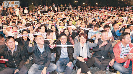 香港各界青少年活動委員會舉行集會表達恢復社會秩序訴求。