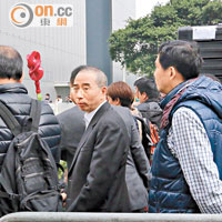 監警會主席郭琳廣（中）親自帶隊視察清障過程。