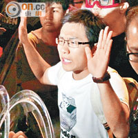 黃浩銘（中）前晚被警方拘捕，今次是他在佔領行動以來第二次被捕。（資料圖片）