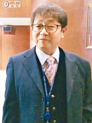 勞福局副局長蕭偉強到立會推銷侍產假，自言唔使申報利益。