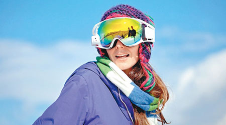擴增實境滑雪眼罩外形相當時尚。（互聯網圖片）