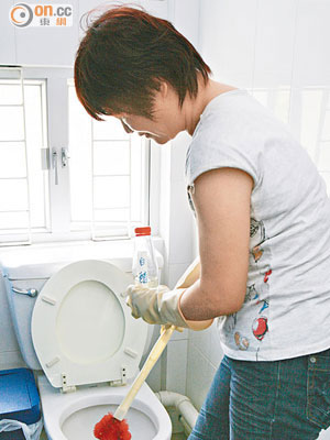 長期病患者的家人應勤加清潔及消毒廁所。