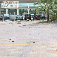 屯門德政圍的一幅臨時停車場土地被拍賣後，令區內泊車位驟減。