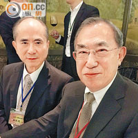 泰山企業董事長林添茂（左）及亞洲聯合財務董事總經理張炳煌旅港數十年，係德高望重嘅台灣僑領。