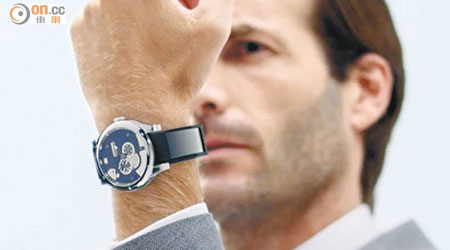 機械錶只要配上T-Band錶帶，便變身智能錶。