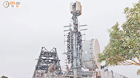 現時全港四十個發射站均由無綫與亞視共用，並非亞視獨資興建。