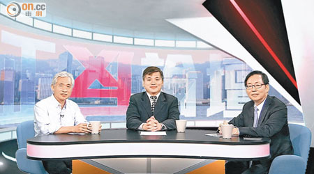 梁耀忠（左）與陳健波（右）出席「ontv」東網電視節目《正反論壇》，激辯立法會加強保安建議。