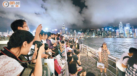有報告指香港在旅遊方面的競爭力，輸給區內的日本及新加坡。（蘇文傑攝）