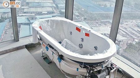 深圳「禮賓府」設有豪華名牌按摩浴缸。