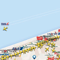 實時空域交通截圖顯示，前日香港機場北跑道排滿數十架飛機。（互聯網圖片）
