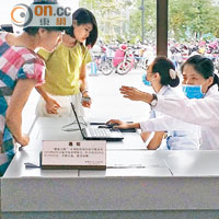 惠州市中心人民醫院昨未有明顯加強防疫措施，探病家屬毋須戴口罩。